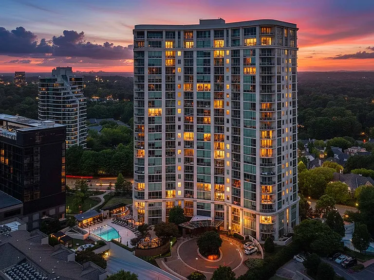 The Huntley Luxury Apartments — Photo 62