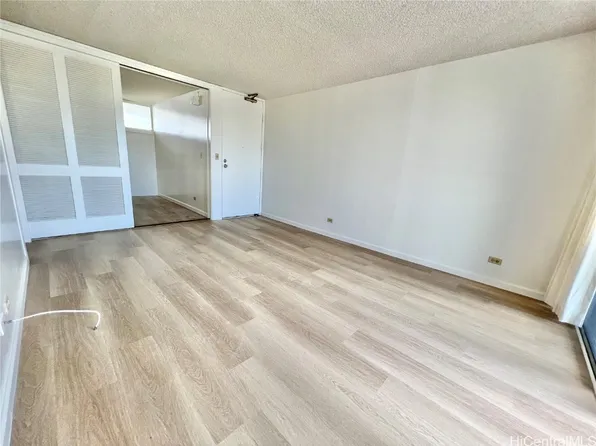 1556 Piikoi St APT 507, Honolulu, HI 96822