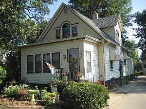 2nd image of 726 Park Ave W