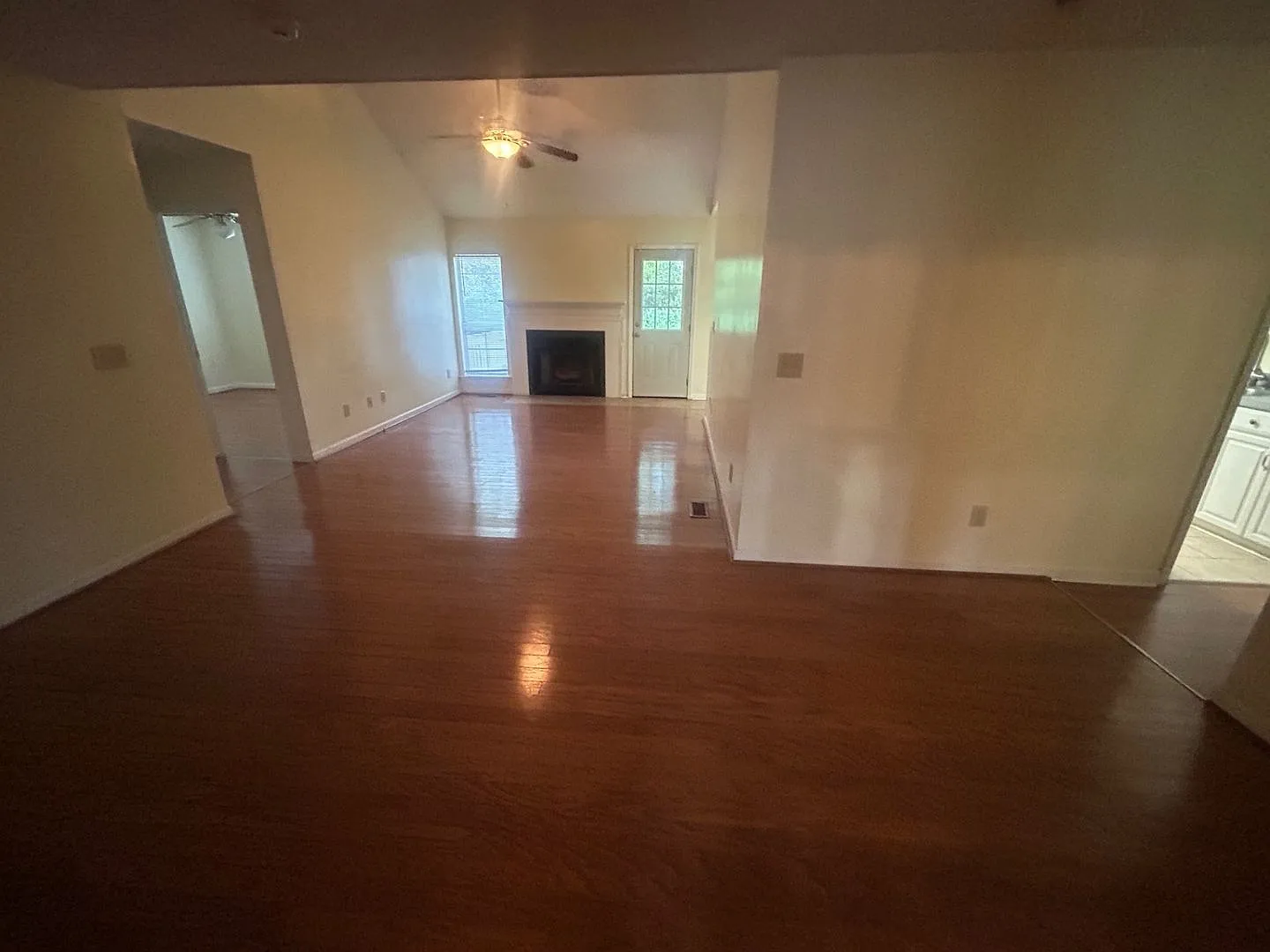 34 Bedrooms | 2.5 Bathrooms | $1,950/Month The Summit Area - Available Early November! — Photo 3