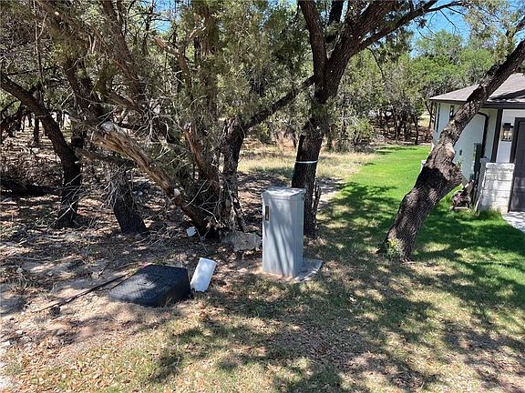 3rd image of 21212 Santa Rosa Ave