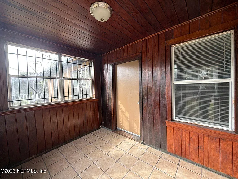 5326 Mays Dr — Photo 3