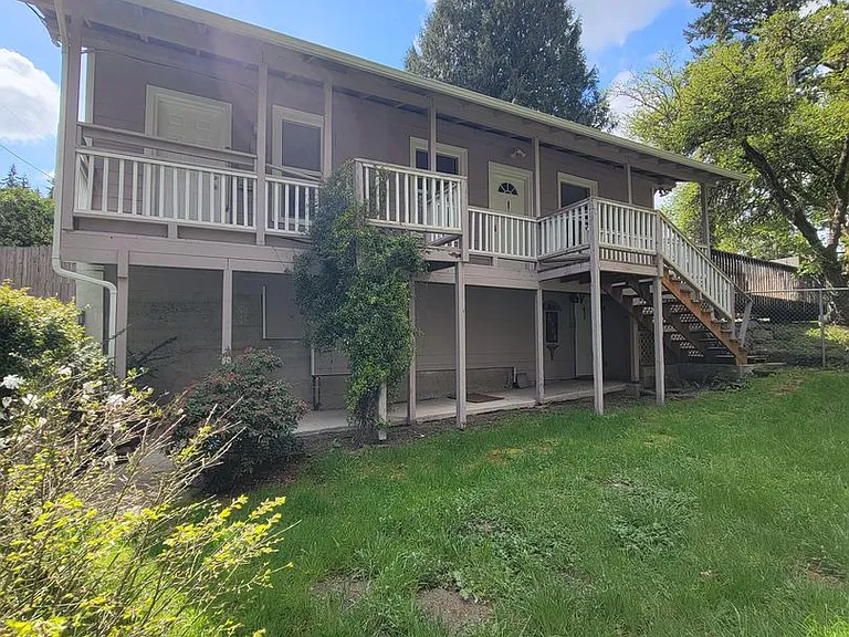 1290 Retsil Rd E — Photo 1