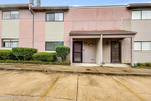 110 W Bayou Pkwy #102 Photo 1