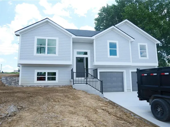 1903 NW Washam Ct, Grain Valley, MO 64029