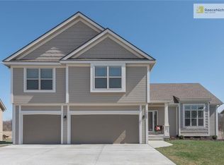 14605 Green Castle St, Smithville, MO 64089