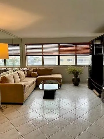 Golden Sails Condo — Photo 4