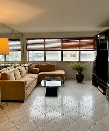4th image of 111 Golden Isles Dr APT E4