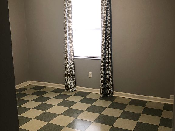 4th image of 112 Sis Ln