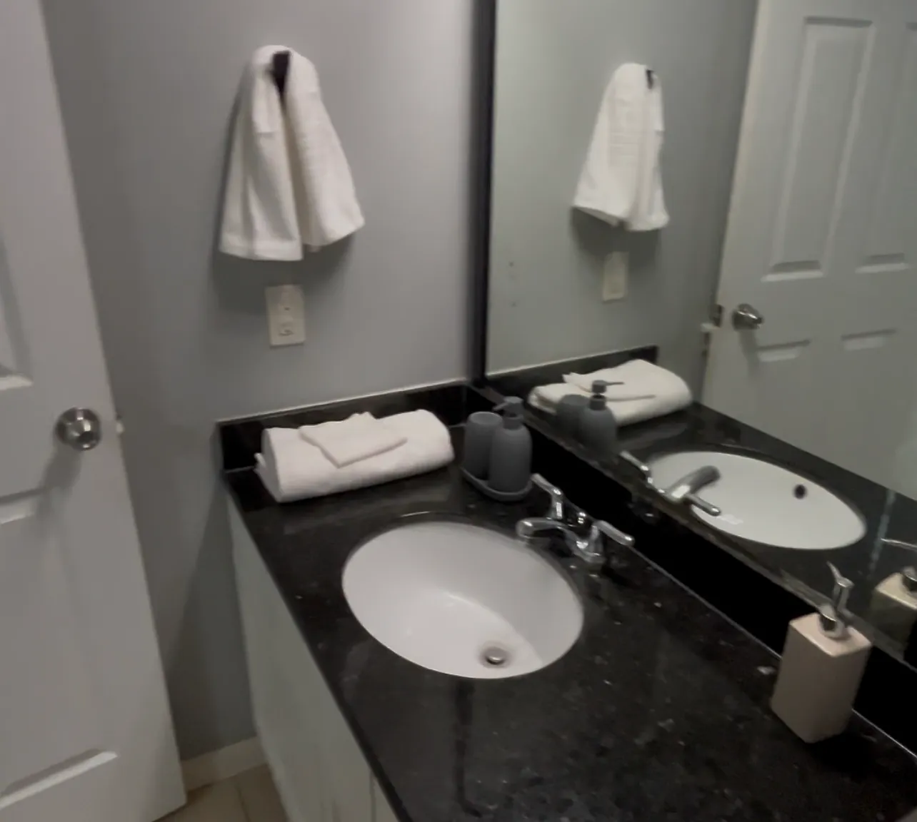 1 bed, 1.5 bath, 143 sqft, $825 — Photo 4