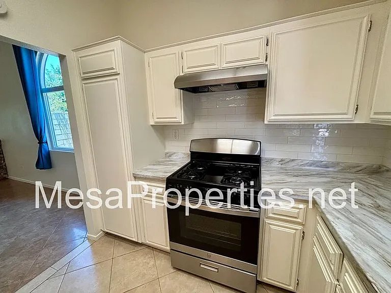 1412 Pace Ct — Photo 10