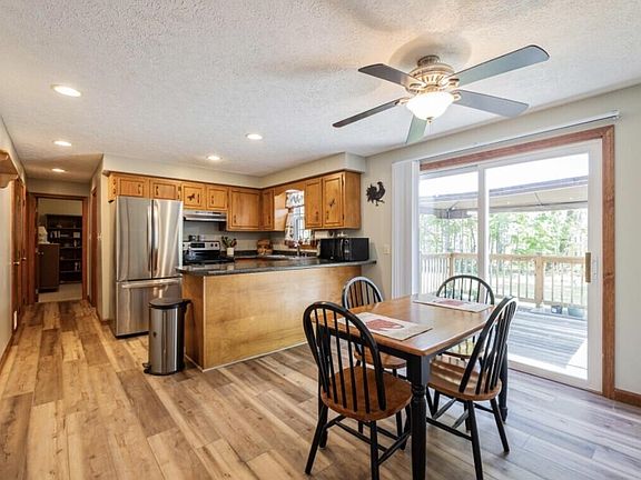 4th image of 143 Farview Drive
