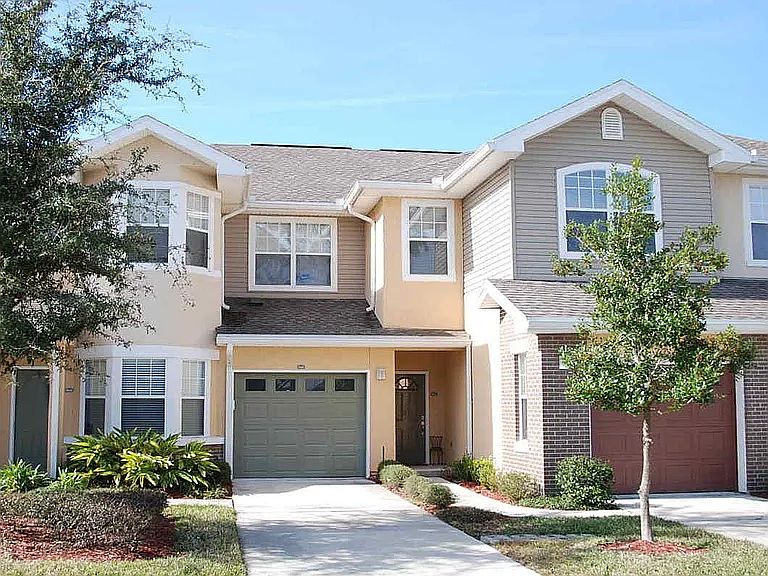 Front Entrance - Green Garage Door