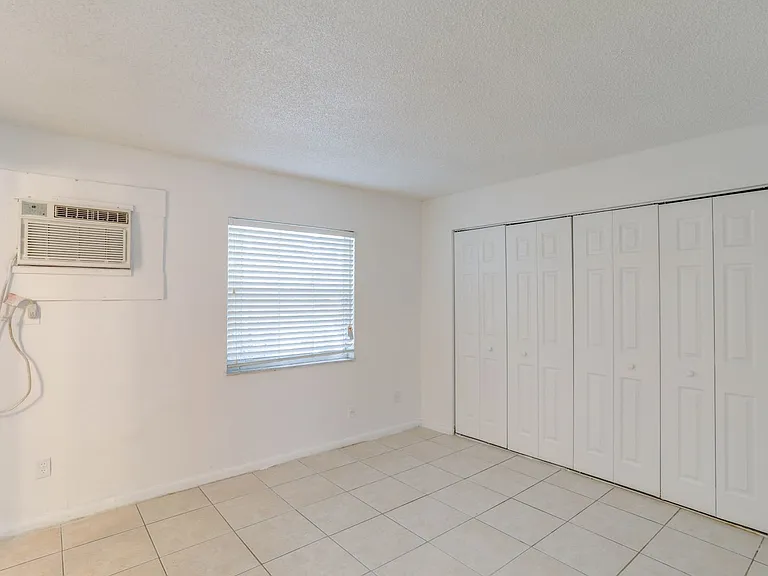 Aztec Apartments — Photo 8