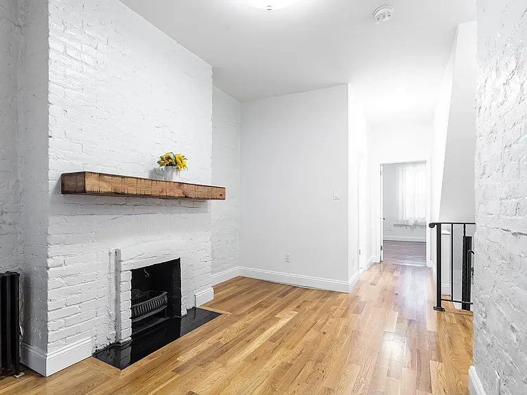12 Minetta St #1 — Photo 3