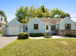 137 Buena Vista Rd, West Hartford, CT 06107