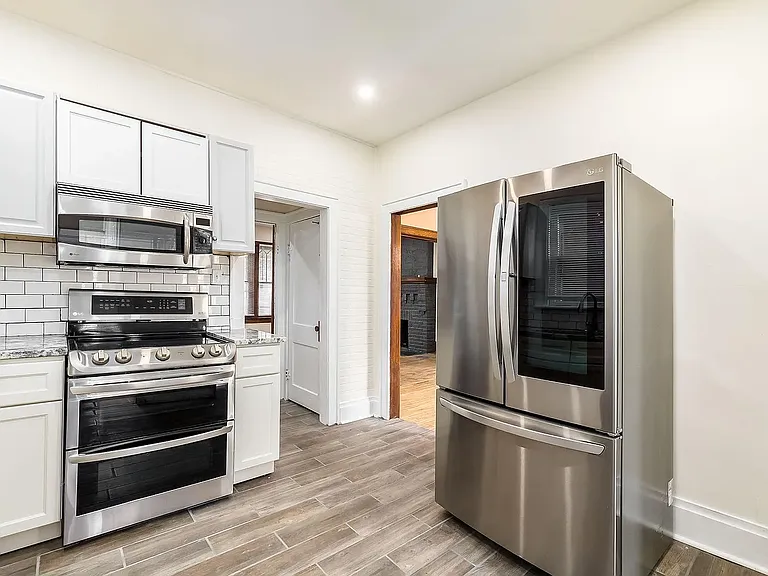 737 Bedford Ave — Photo 6