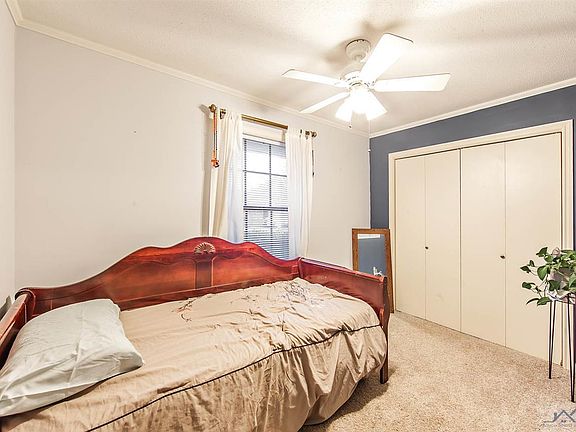 4th image of 213 Wellington Dr
