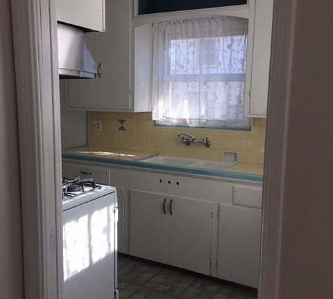 3rd image of 931 W Palm St