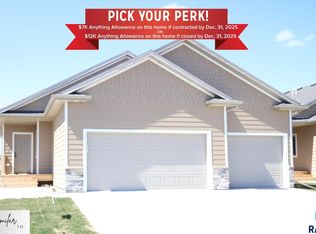 7241 E Waters Edge Pl, Sioux Falls, SD 57110