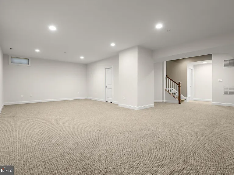 11426 Ellington St — Photo 41