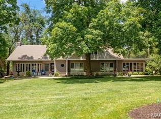 12237 Ladue Rd, Saint Louis, MO 63141