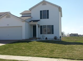 1050 Chesterfield Dr, Wentzville, MO 63385