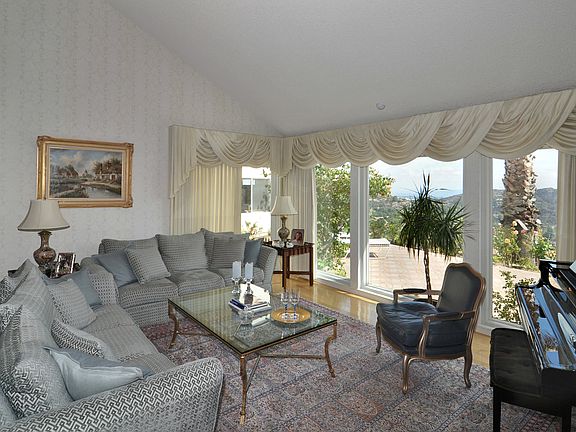 2nd image of 2445 Flintridge Dr
