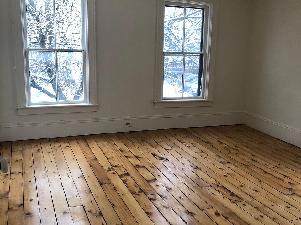 1st image of 1 Bay St #Upstairs