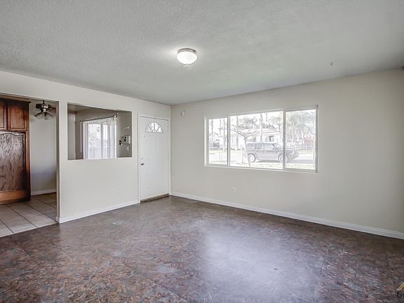 3rd image of 3303 1/2 Lexington Ave