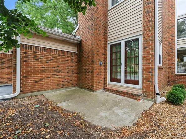 1316 Holgate Dr Unit F1, Ballwin, MO 63021