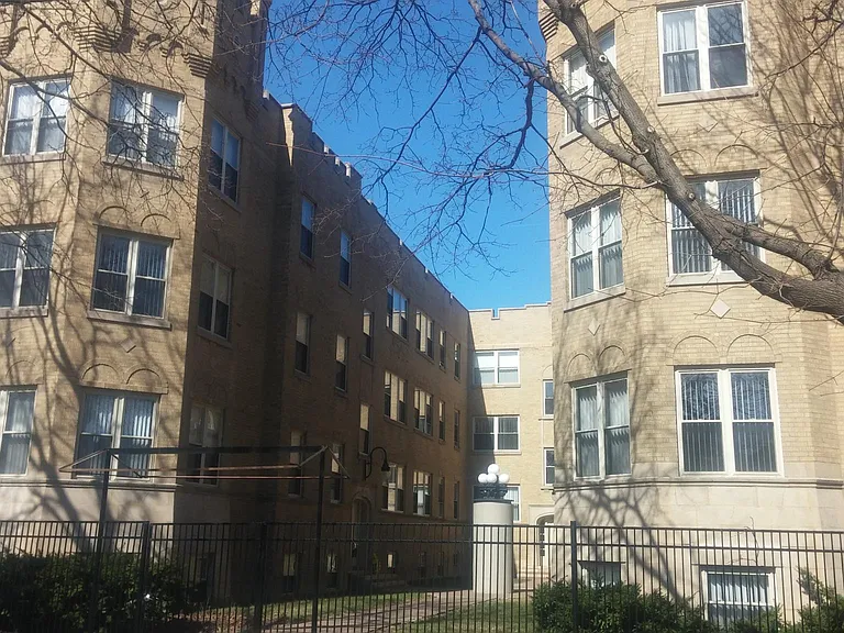 2726 W Lunt Ave #3W — Photo 6