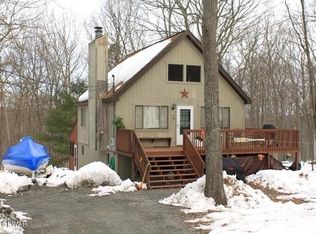 113 Pebble Rock Rd, Lackawaxen, PA 18435