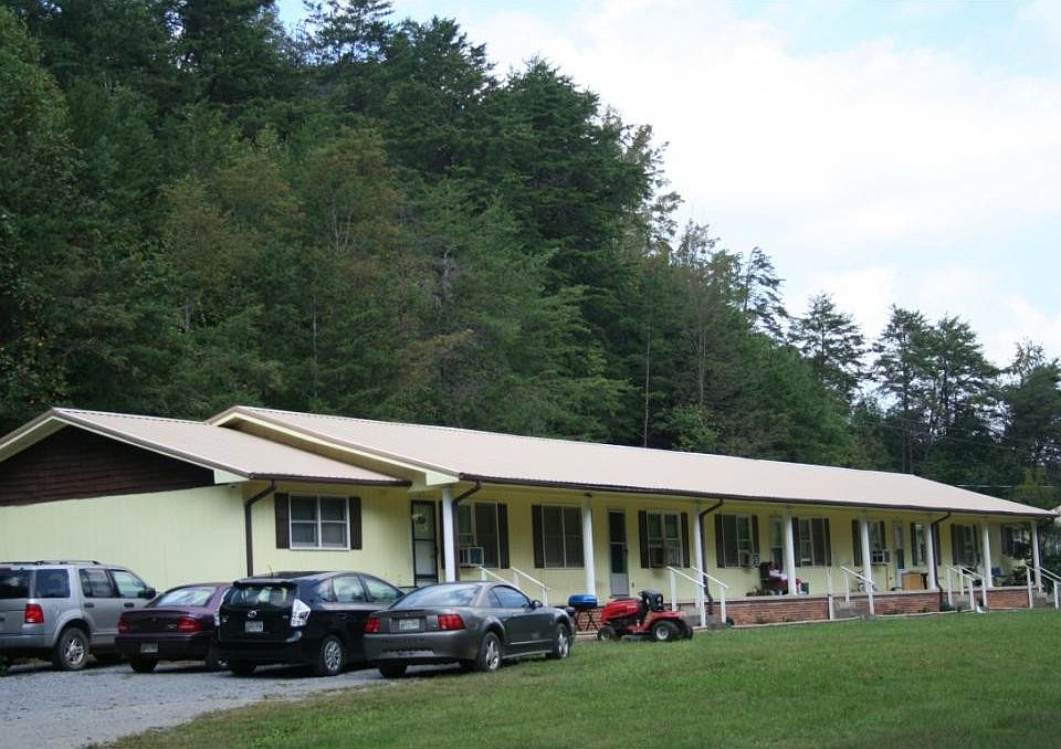 1st image of 110 Hardin Ln #0
