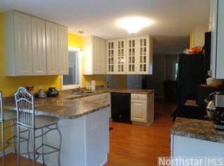 2716 Lamplighter Ln N, Crystal, MN 55422