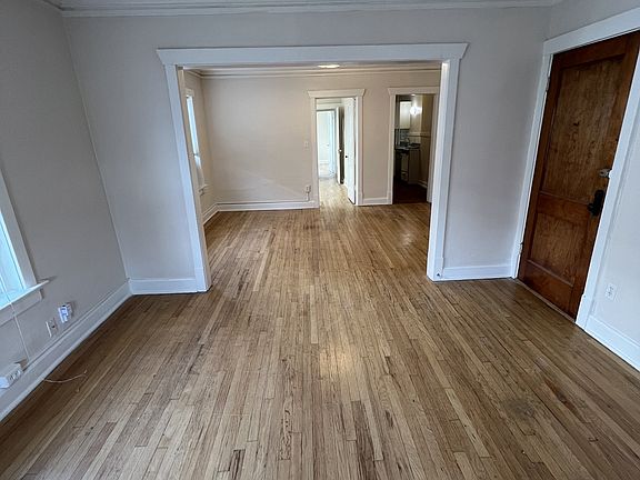 4th image of 5117 Wyandotte St APT 3N