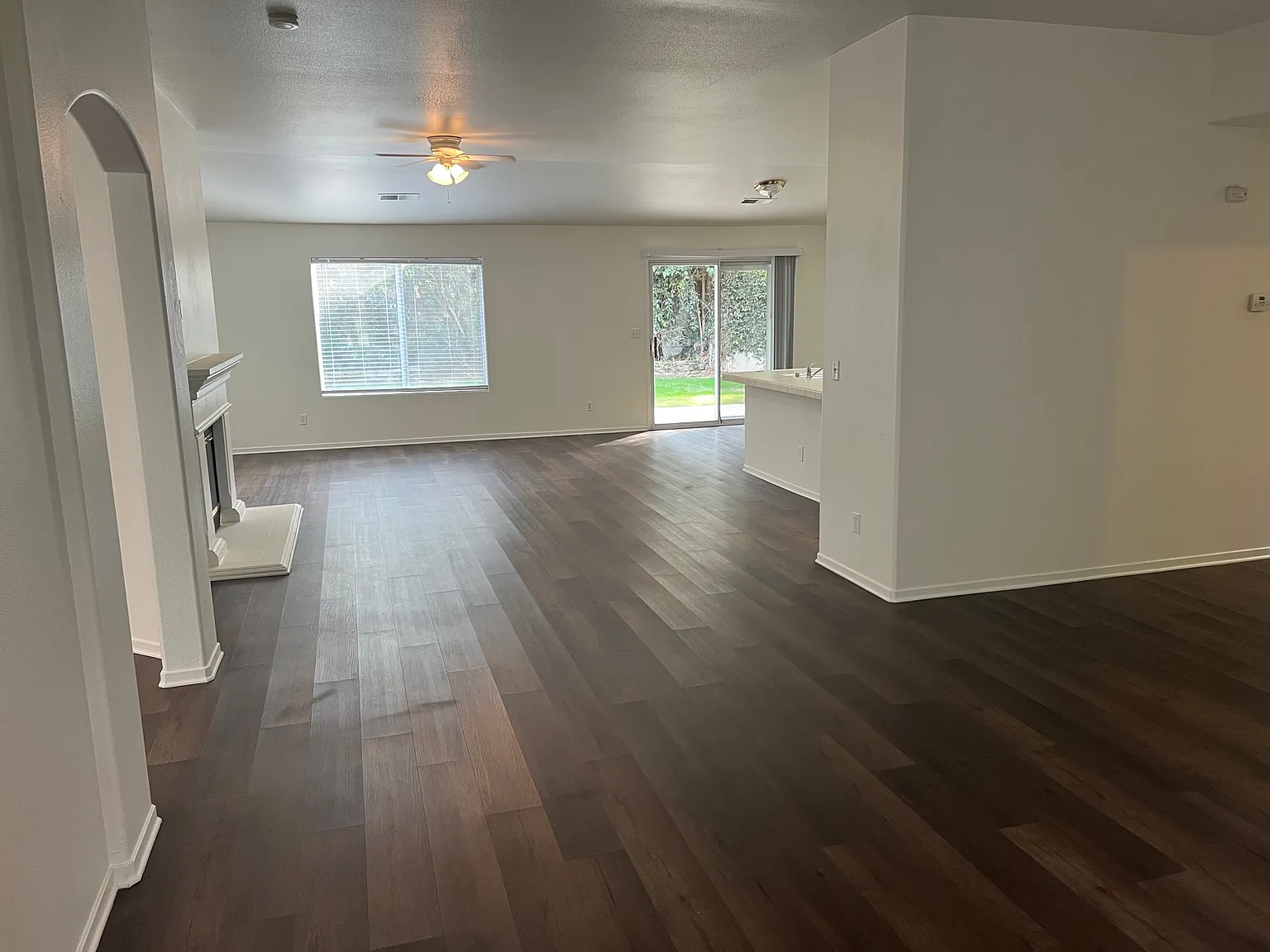 3 bed, 1965 sqft, $2,345 — Photo 2