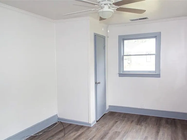2418 Crestview Ave — Photo 15