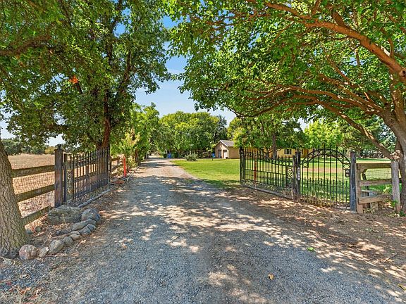 5th image of 8986 Mooney Rd