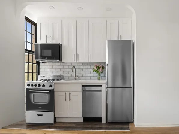 78 Eighth Avenue 6F image 3 of 6