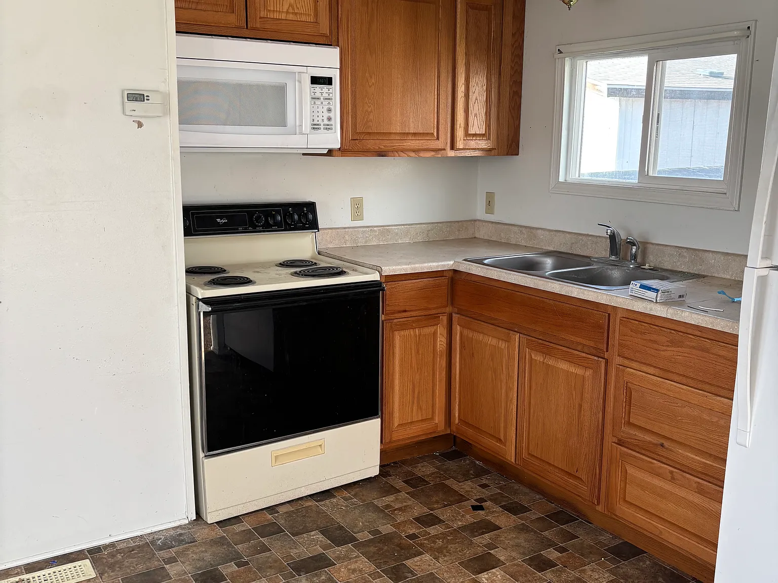 2 bed, 672 sqft, $1,050 — Photo 3