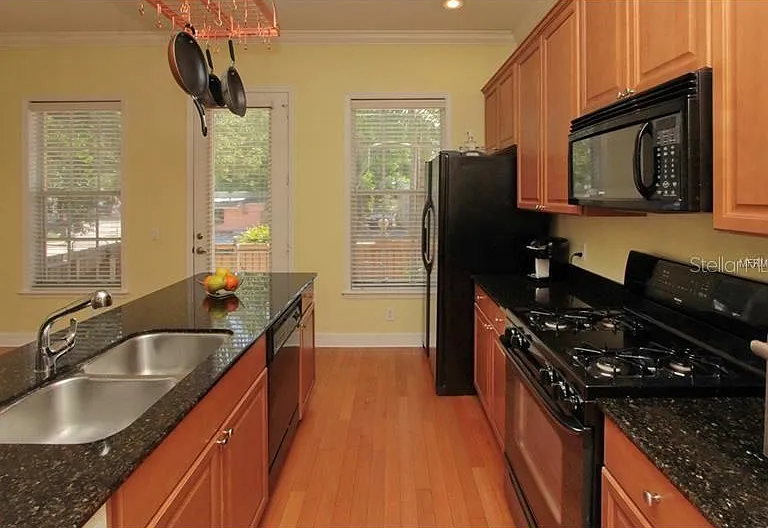2902 Hansen Manor Ln — Photo 7
