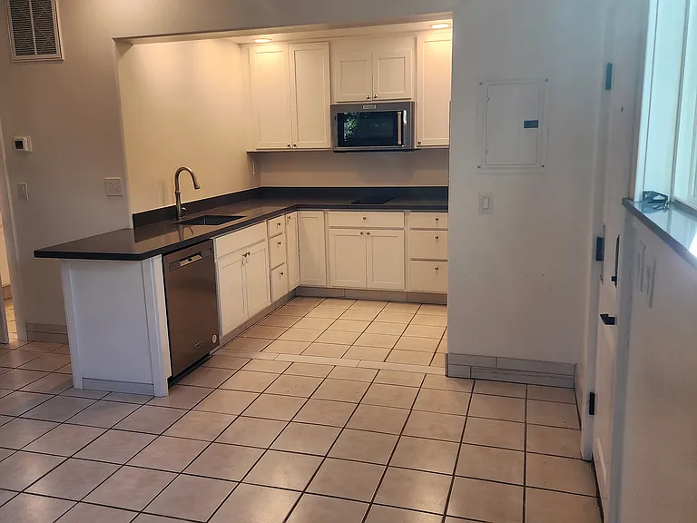 307A Oxford Way #307A — Photo 13