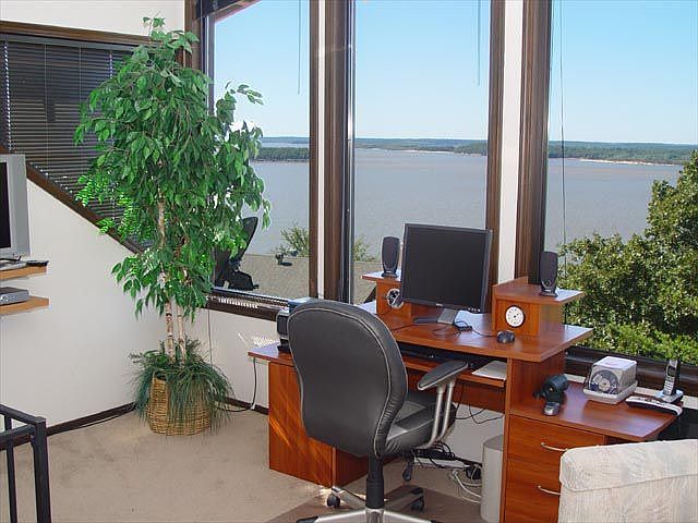 Loft - VIEW!!