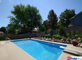 16705 Hickory St, Omaha, NE 68130