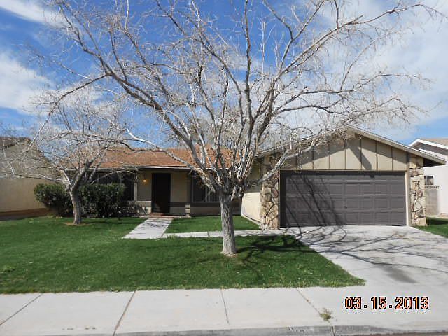 1st image of 816 Dawn Dr