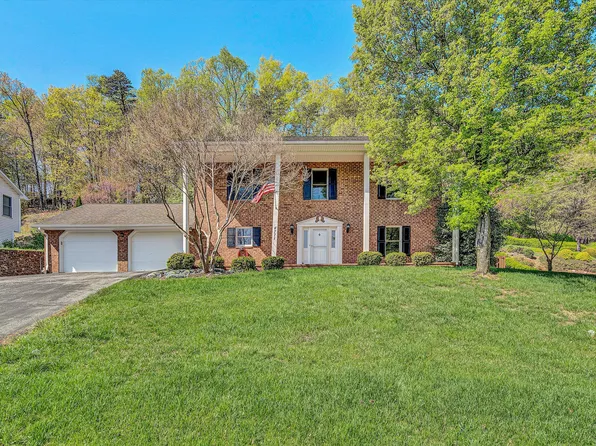 4771 Hickory Hill Dr, Roanoke, VA 24018