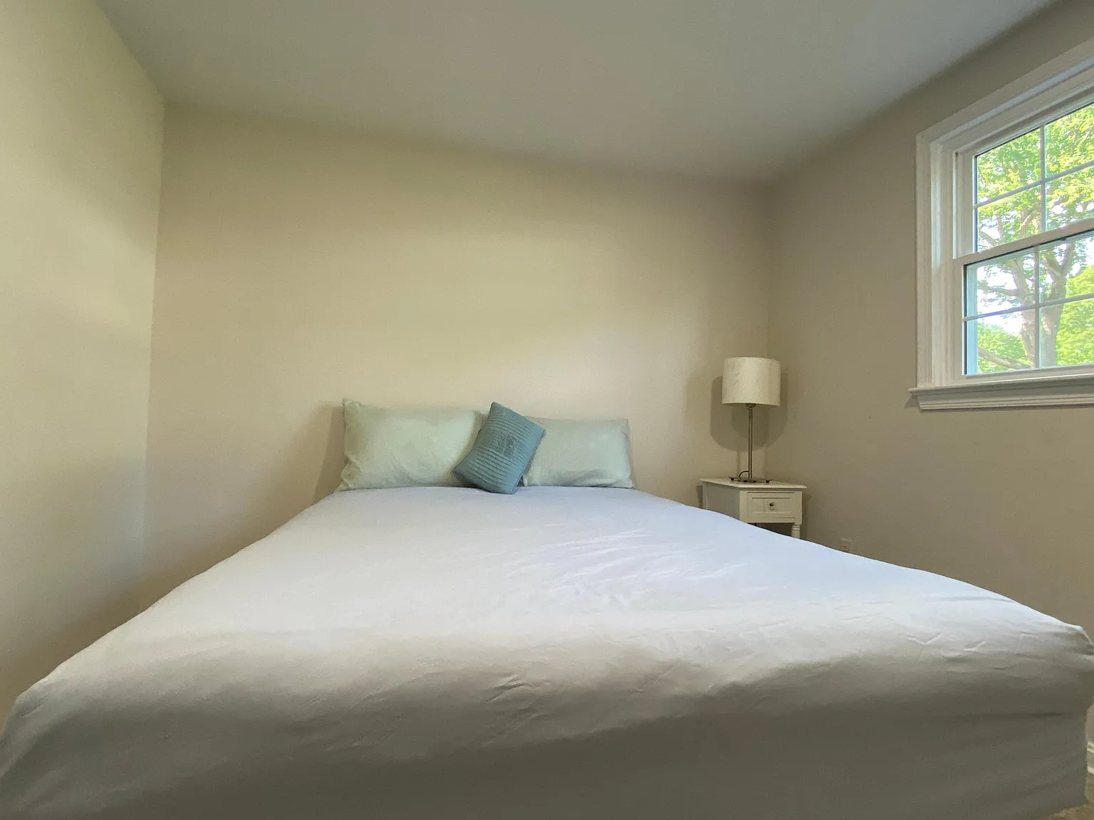 Colby Dr, Woodbridge — Photo 2