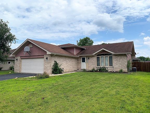 2nd image of 16447 Edgewood Dr