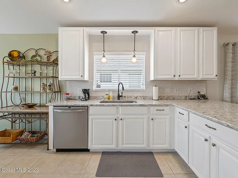 7163 Egbert St — Photo 9